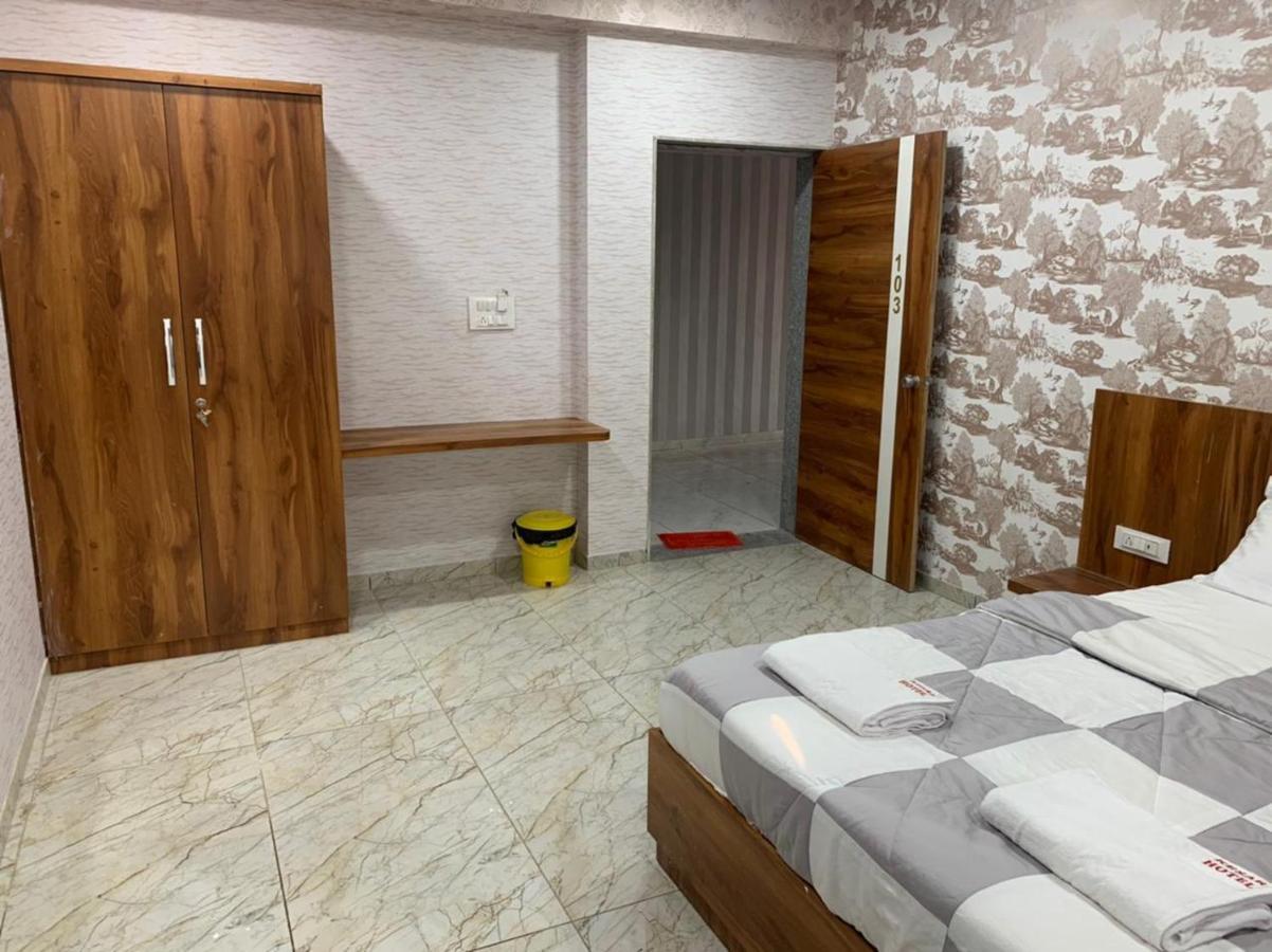 Kesar Hotel Viramgam Extérieur photo