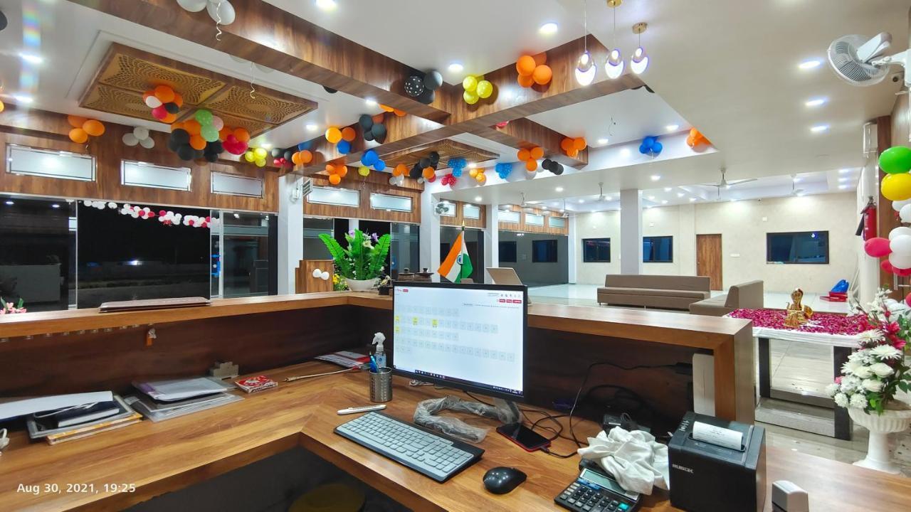 Kesar Hotel Viramgam Extérieur photo