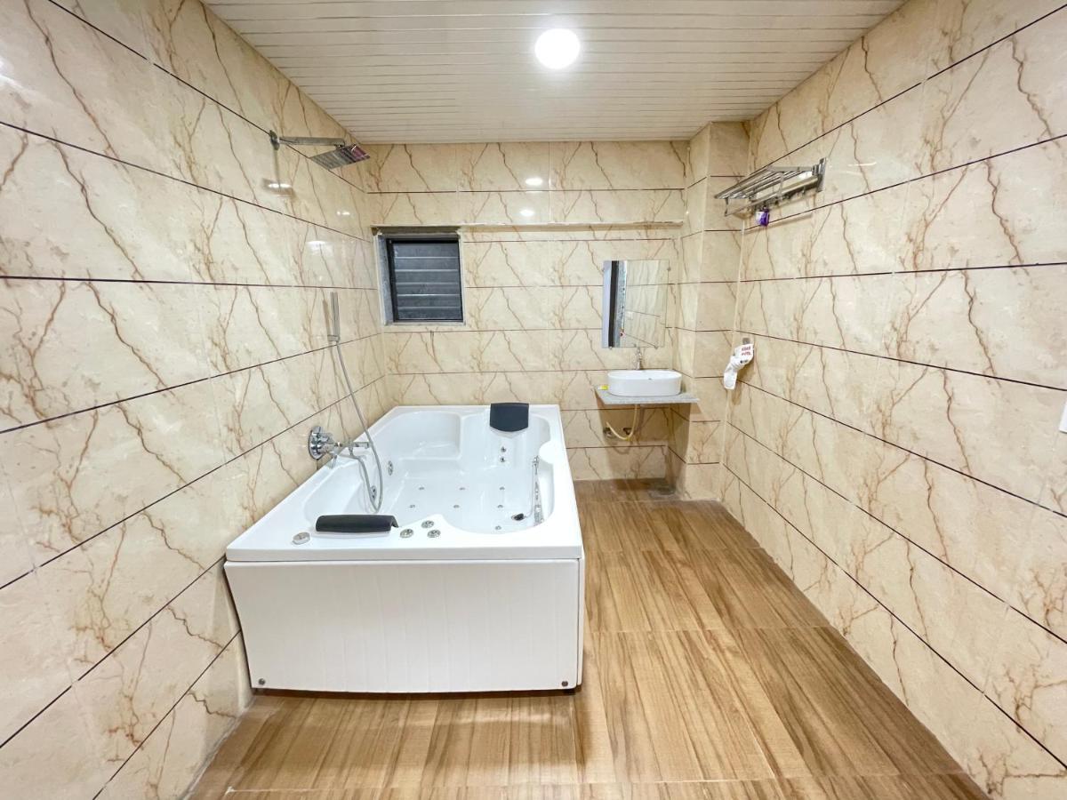 Kesar Hotel Viramgam Extérieur photo