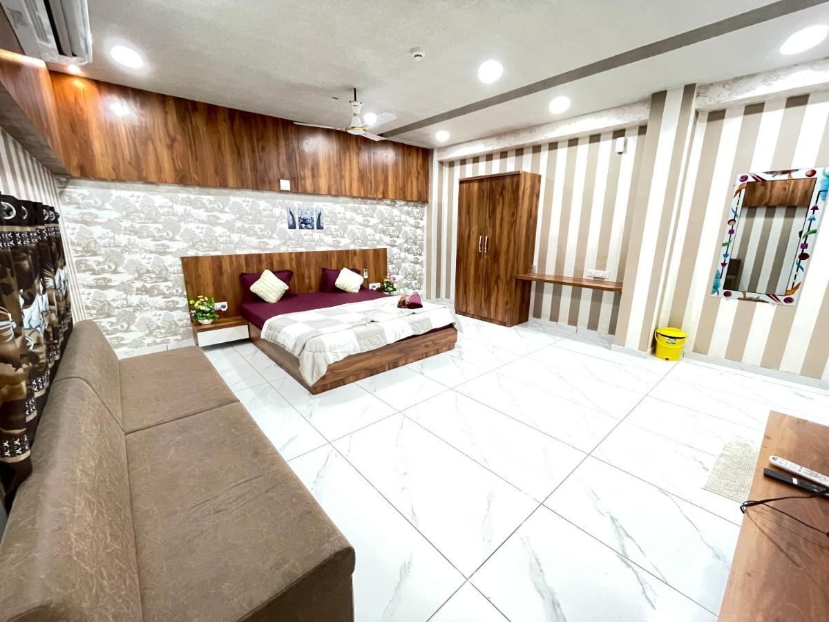 Kesar Hotel Viramgam Extérieur photo